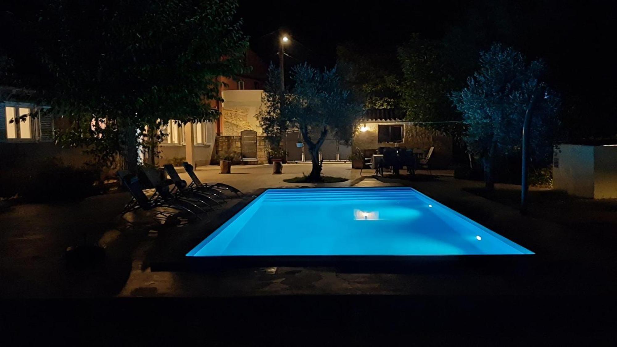 Ferienhaus Aqua Mit Pool Jadreški Exteriör bild