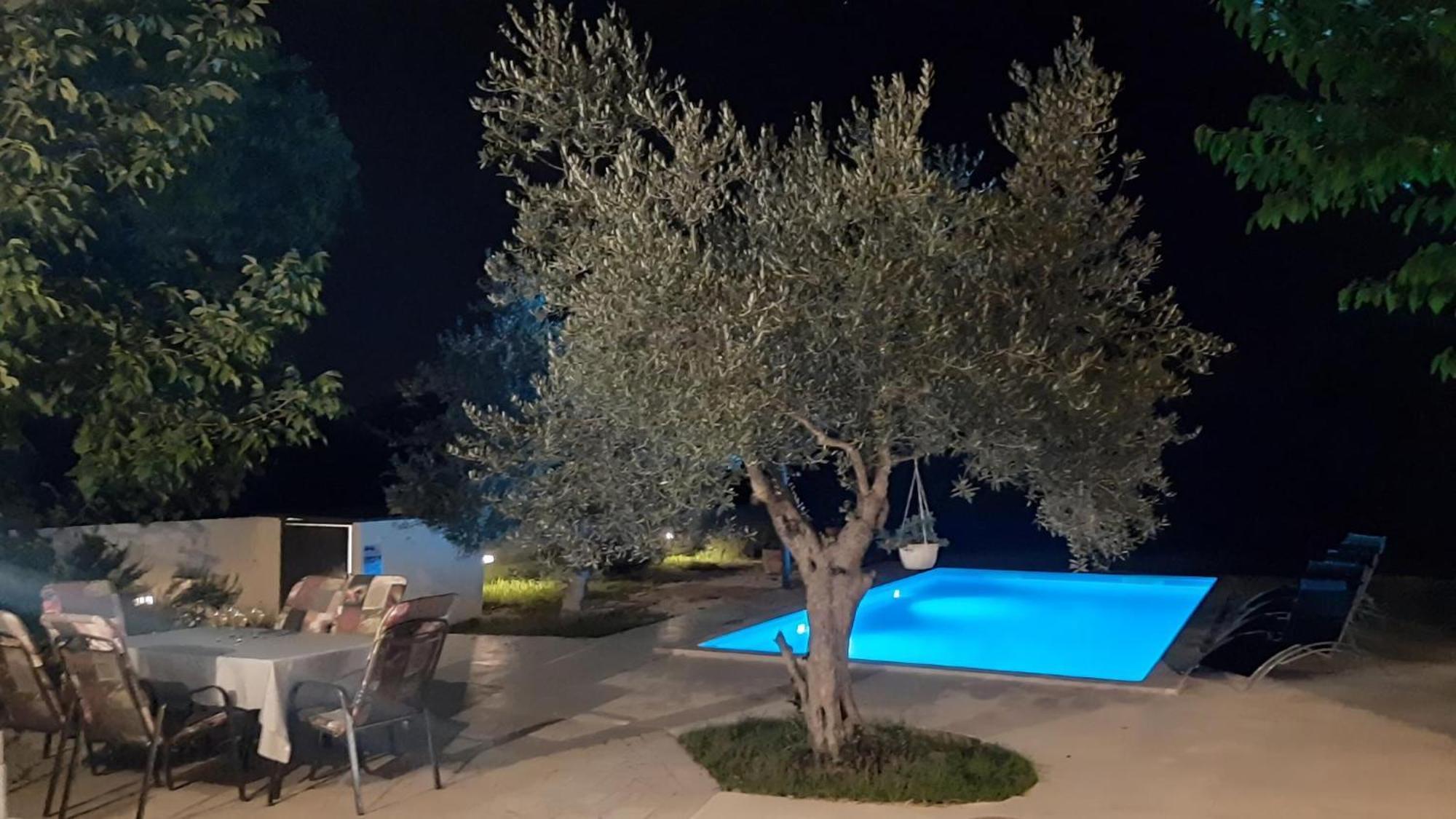 Ferienhaus Aqua Mit Pool Jadreški Exteriör bild
